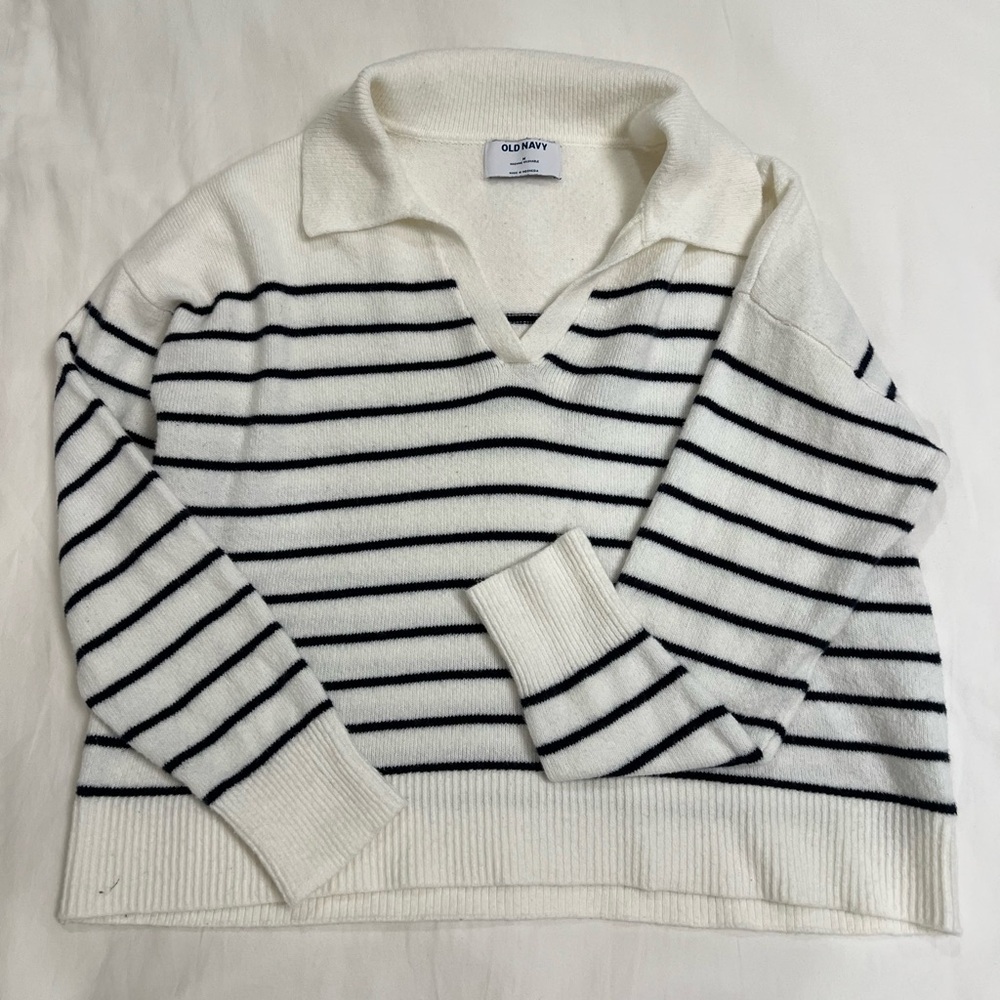 Old Navy Women's V-Neck Striped Sweater - Cream and Black